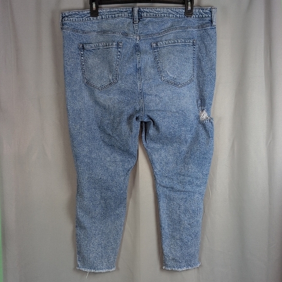 Torrid Blue Distressed Cropped Jeans - Picture 2 of 6